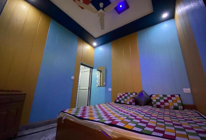 Номер Стандарт, Friends Guest House & Hostel  Near Taj Mahal