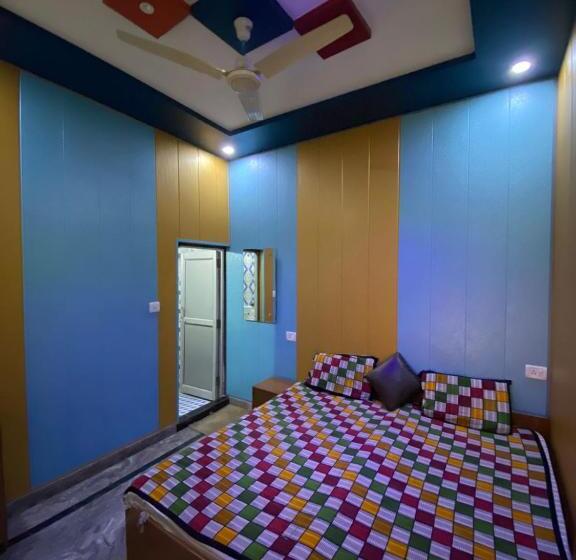 Номер Стандарт, Friends Guest House & Hostel  Near Taj Mahal
