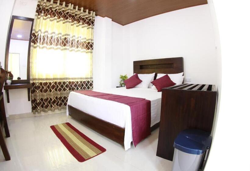 Семейный Номер, Punsisi Resort   Adam S Peak