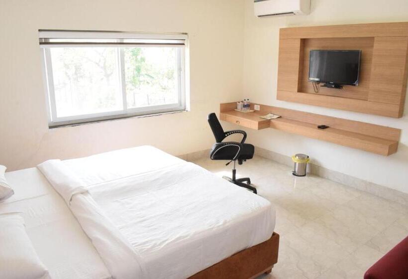 سوییت با چشم‌انداز استخر, The Rajgir Residency
