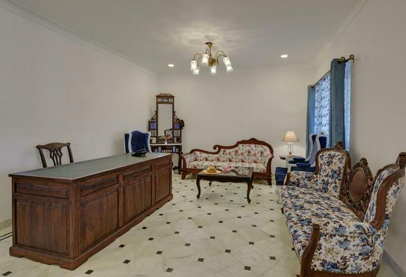 Family Suite, The Mount Bungalow Mount Abu