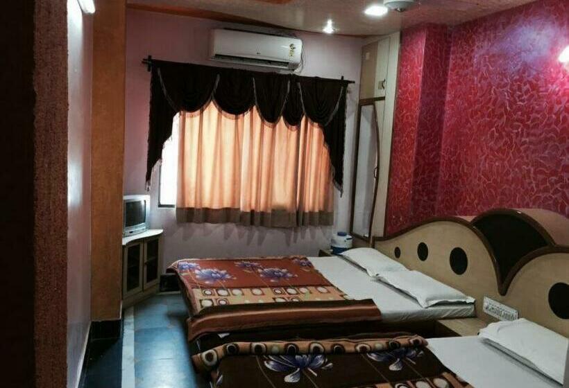 家庭间, Hari Darshan
