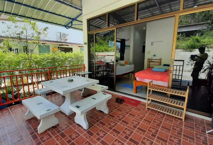 ファミリールーム, Runa Group House Samed