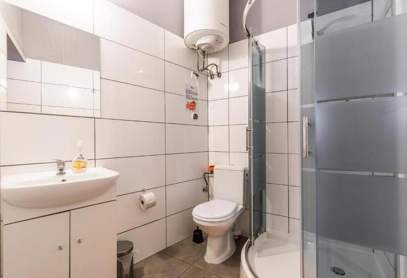带共用浴室的标准房间, Top Hostel Pokoje Gościnne
