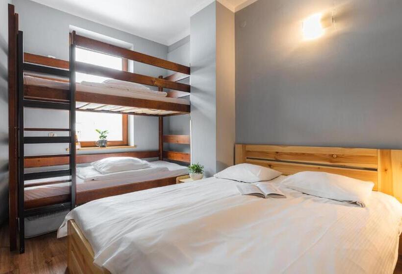四人标准间, Top Hostel Pokoje Gościnne