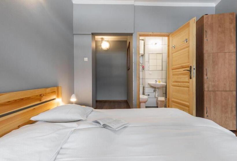 四人标准间, Top Hostel Pokoje Gościnne
