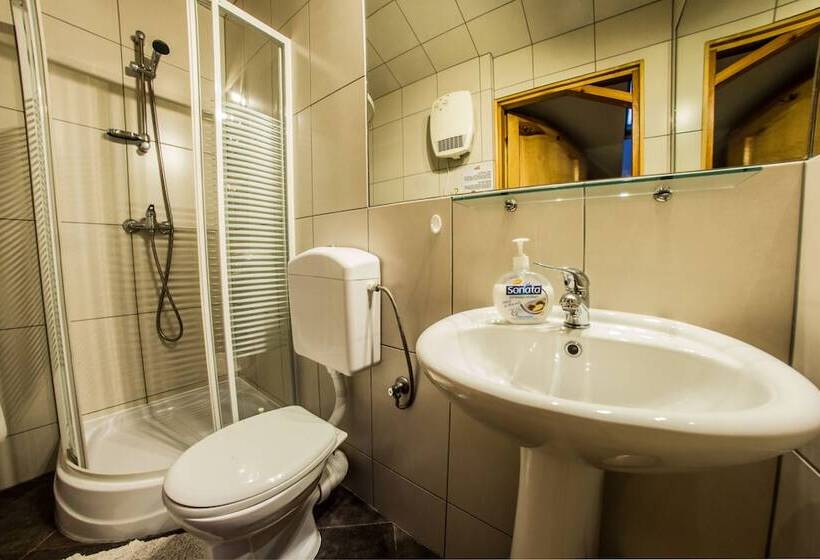 带共用浴室的标准房间, Top Hostel Pokoje Gościnne