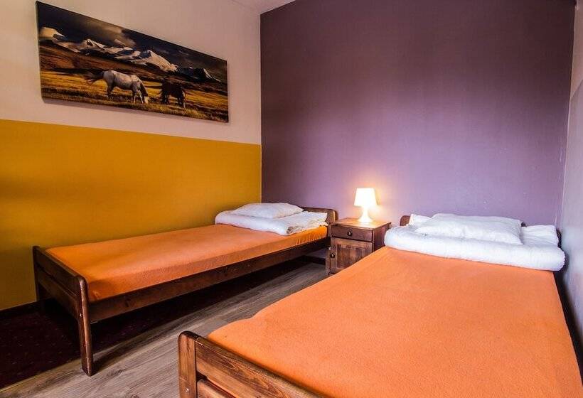 共用房间的床, Top Hostel Pokoje Gościnne