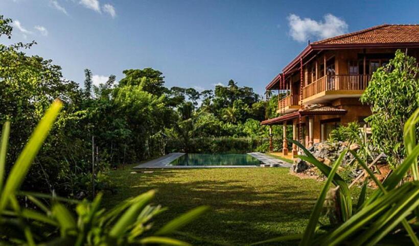 Номер Стандарт Вид на Бассейн, D Canal House