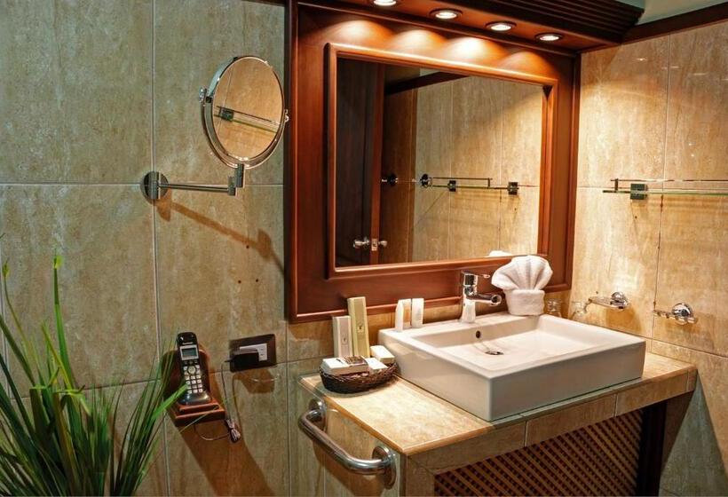 Полулюкс с Бассейном, Volcano Lodge, Hotel & Thermal Experience