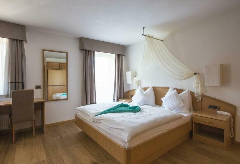 Номер Стандарт с Балконом, Albion Mountain Spa Resort Dolomites