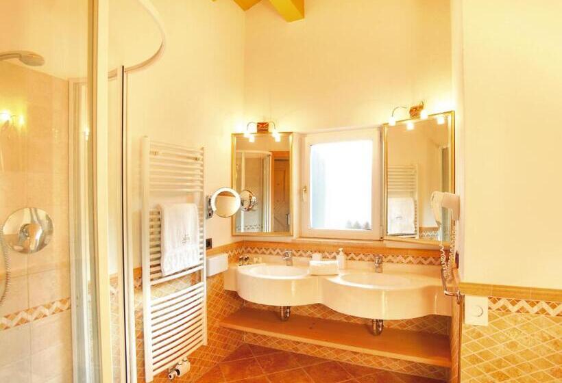 Люкс с Балконом, Albion Mountain Spa Resort Dolomites