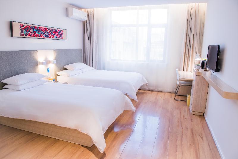 Семейный Номер, Hanting  Jinan Quancheng Square Chaoshan Street