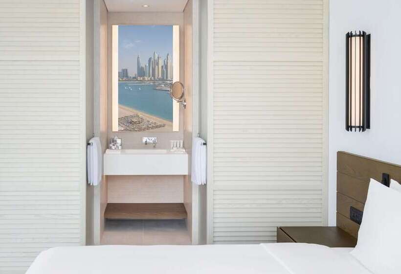 スーペリアトリプルルーム, Radisson Beach Resort Palm Jumeirah