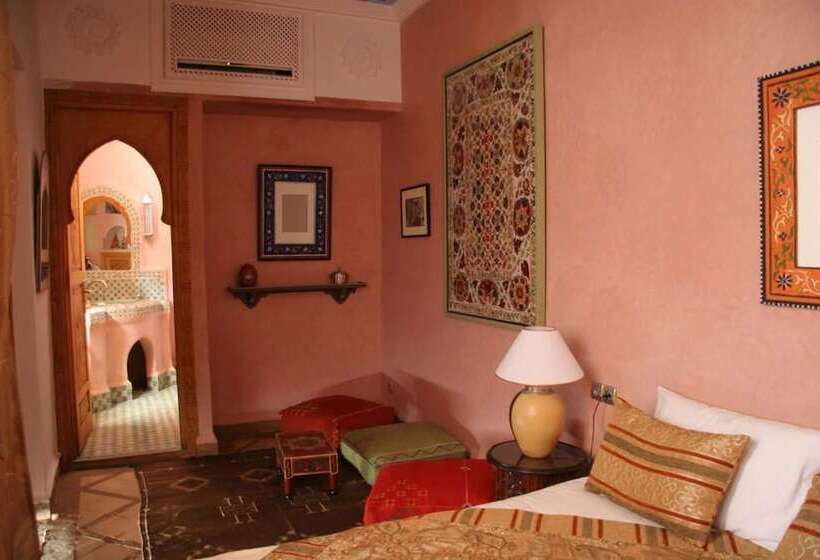 Standart Oda, Riad Kenzo