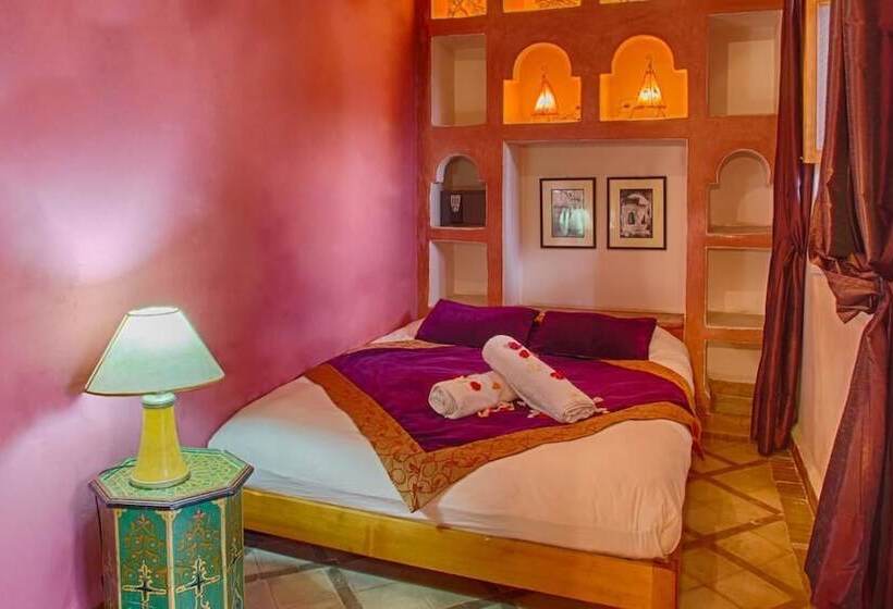 Standart Oda, Riad Kenzo