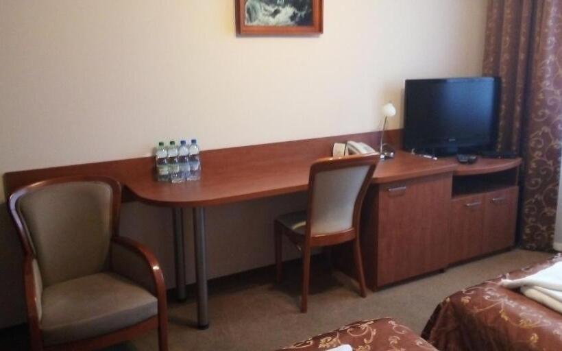 Номер Deluxe, Stal