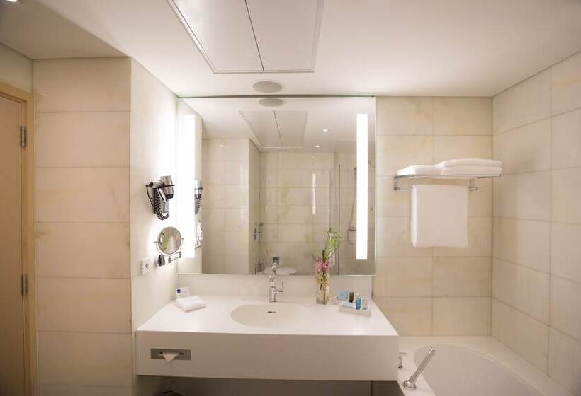 Апартаменты 1 Спальня, Adagio Abu Dhabi Al Bustan