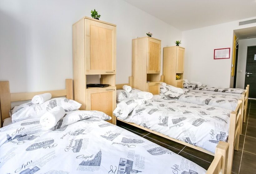 4인용 스탠다드 룸, Hostel Moving