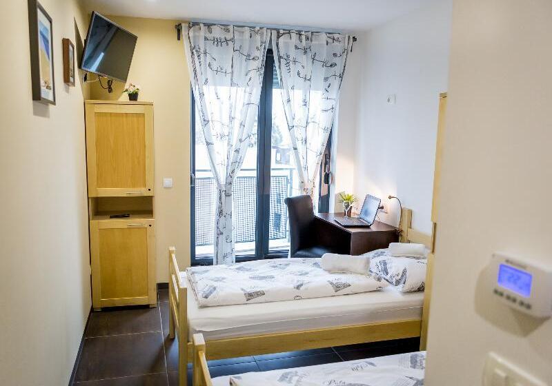 스탠다드 룸, Hostel Moving