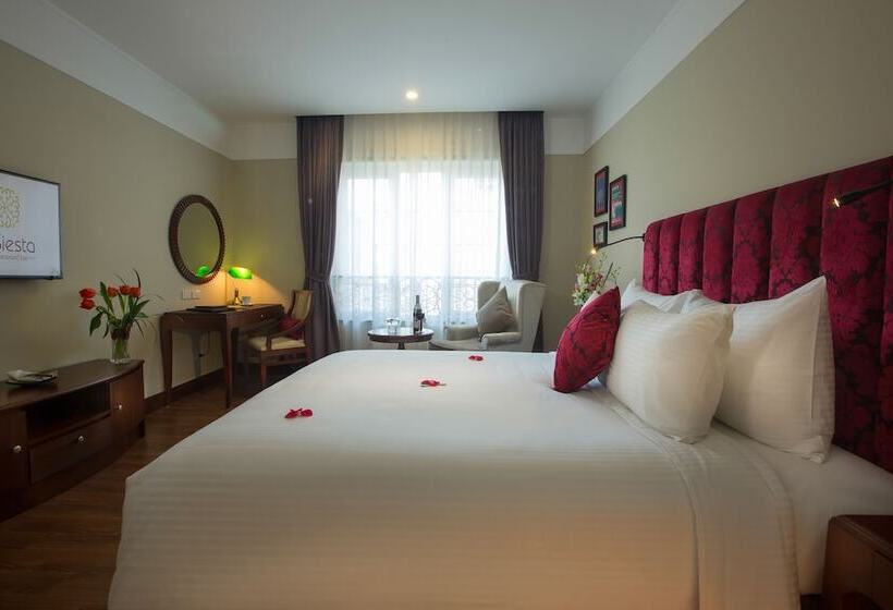 اتاق لوکس, La Siesta Classic Ma May