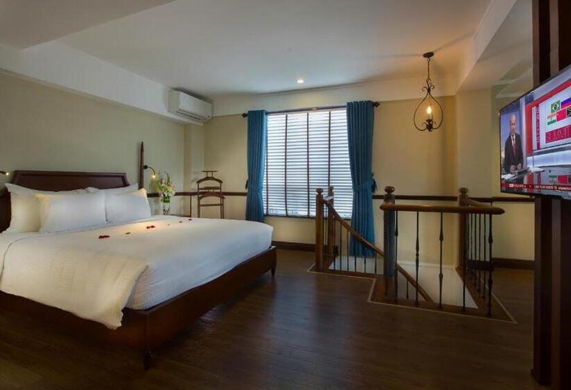 سوییت دوبلکس, La Siesta Classic Ma May