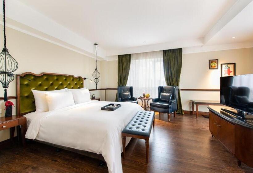 مجموعه ویستا شهر, La Siesta Classic Ma May
