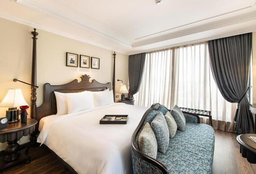 مجموعه ویستا شهر, La Siesta Classic Ma May