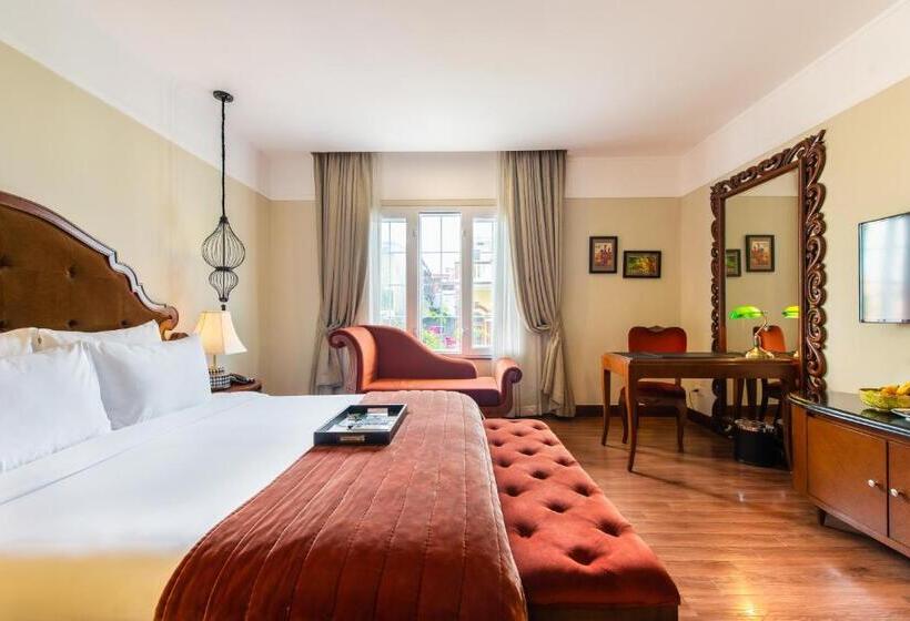 سوییت جونیور کلاب, La Siesta Classic Ma May