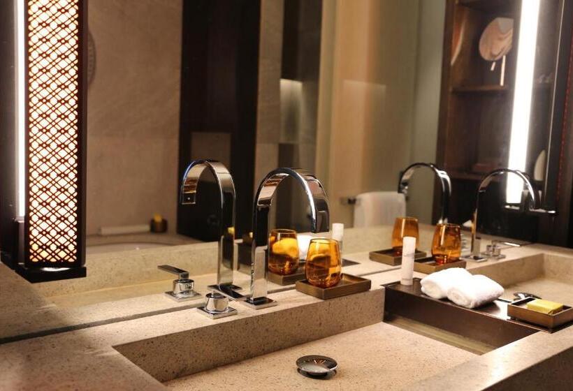 Номер Клуб Кровать Кинг, Hyatt Regency Wuhan Optics Valley