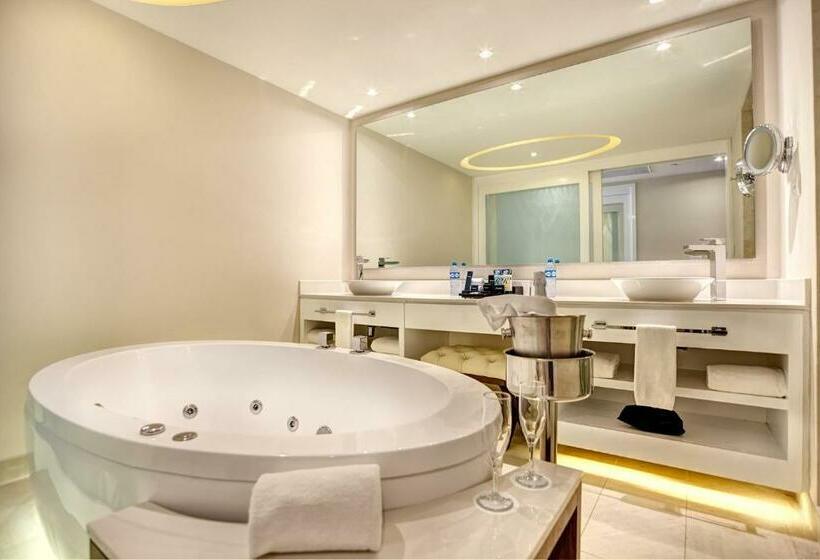 جناح عائلي, Royalton Riviera Cancun, An Autograph Collection - All Inclusive Resort & Casino