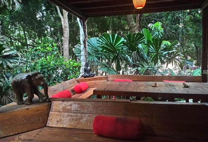 Кровать в Общей Комнате, Kamaku Bungalows