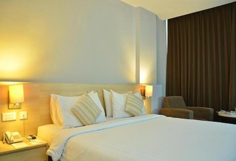Cameră Club, Grand Cakra Hotel Malang