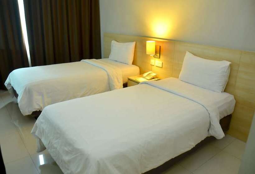 Cameră Club, Grand Cakra Hotel Malang