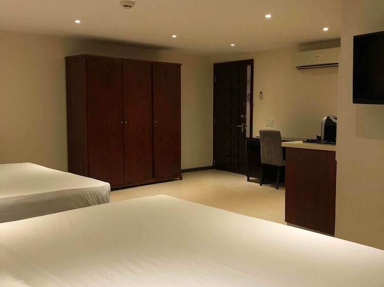 استودیوی سوپریور, Curacao Suites