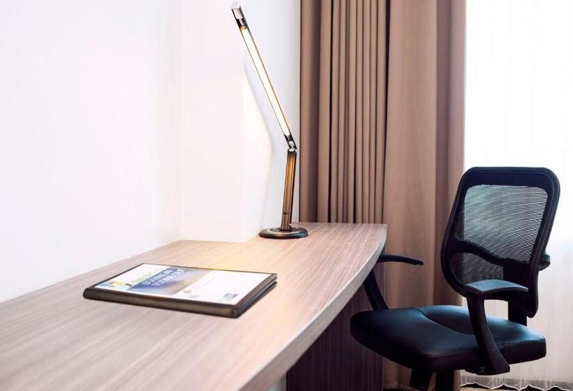 适合残疾人使用的标准间, Holiday Inn Express Surabaya Centerpoint, An Ihg
