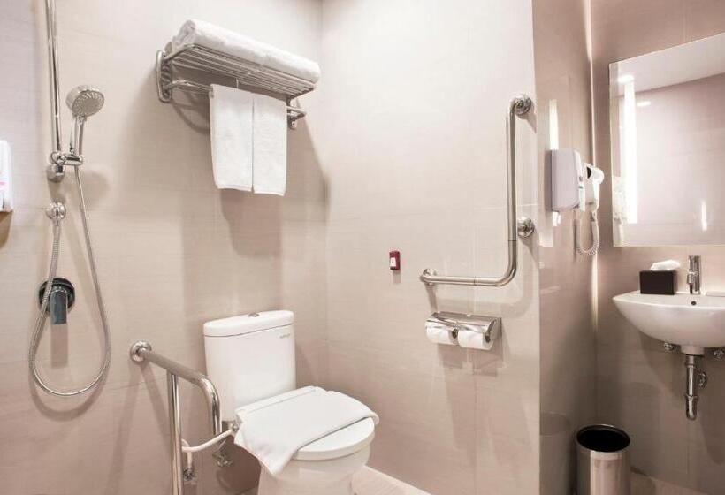 适合残疾人使用的标准间, Holiday Inn Express Surabaya Centerpoint, An Ihg