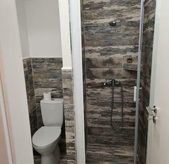 استودیوی استاندارد, Bella House Apartaments