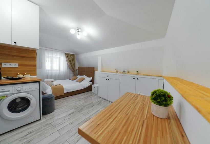 استودیوی لوکس, Bella House Apartaments
