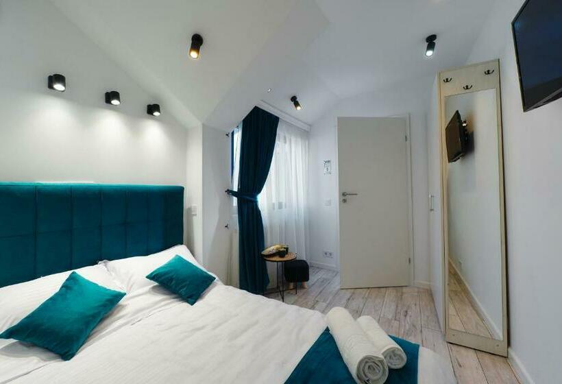 استودیوی استاندارد, Bella House Apartaments
