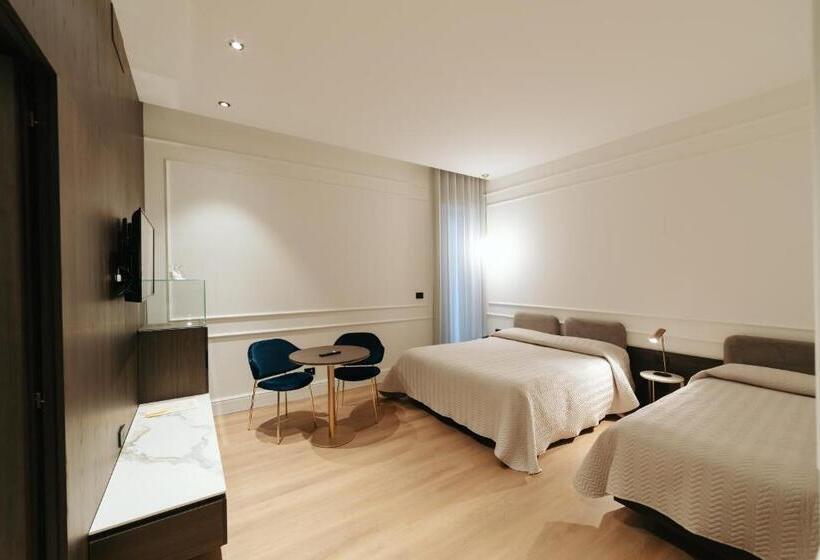 标准三人间, Albergo Italia