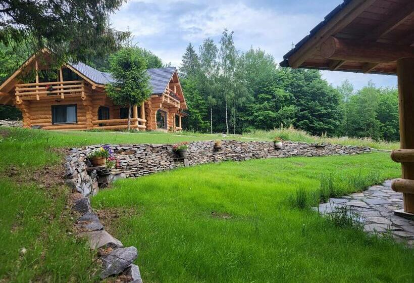 Дом 4 Спальни, Harghita Log Houses