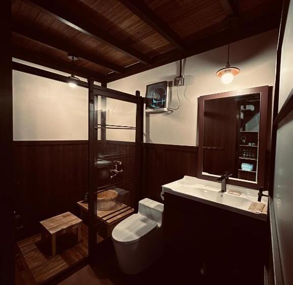 اتاق استاندارد چهار تخته, Kireina Genting Villa
