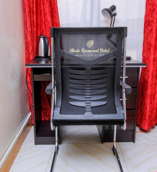 اتاق لوکس یک تخته, Mbale Rosewood
