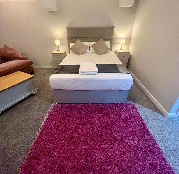 Номер Deluxe Кровать Кинг, Y Teifi   Room Only