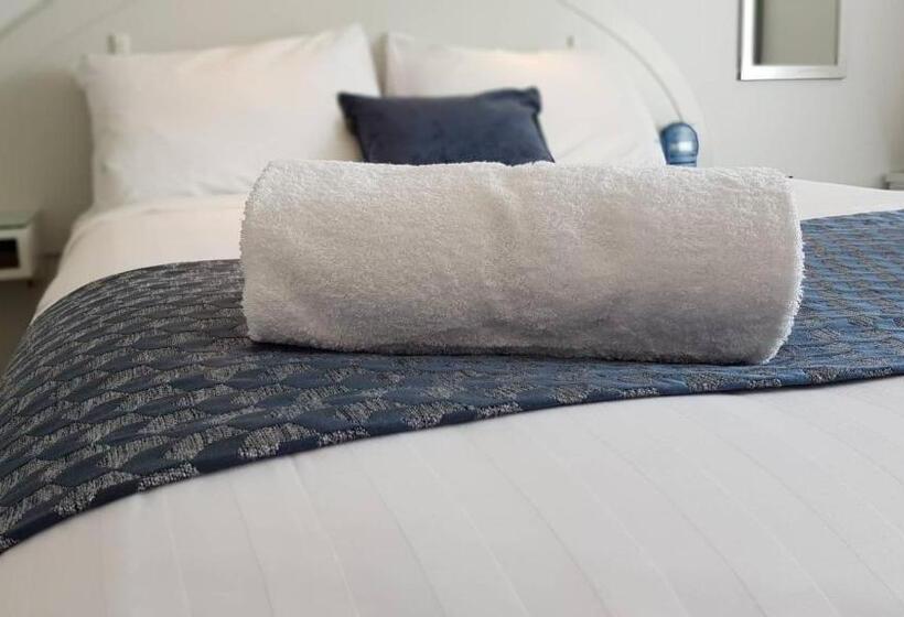Апартаменты Семейные 1 Спальня, Brougham Heights Motel