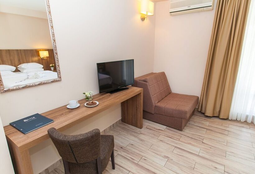 اتاق سوپریور با چشم‌انداز کوهستان, Sato Conference & Spa Resort