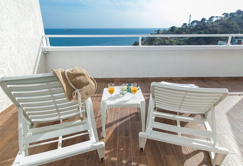اتاق لوکس با چشم‌انداز دریا, Sato Conference & Spa Resort