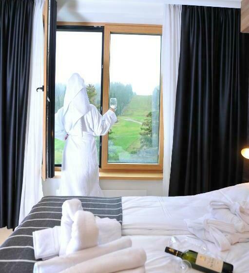 استودیو استاندارد با چشمانداز, Family Apart Woodside