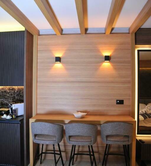 استودیوی استاندارد, Family Apart Woodside